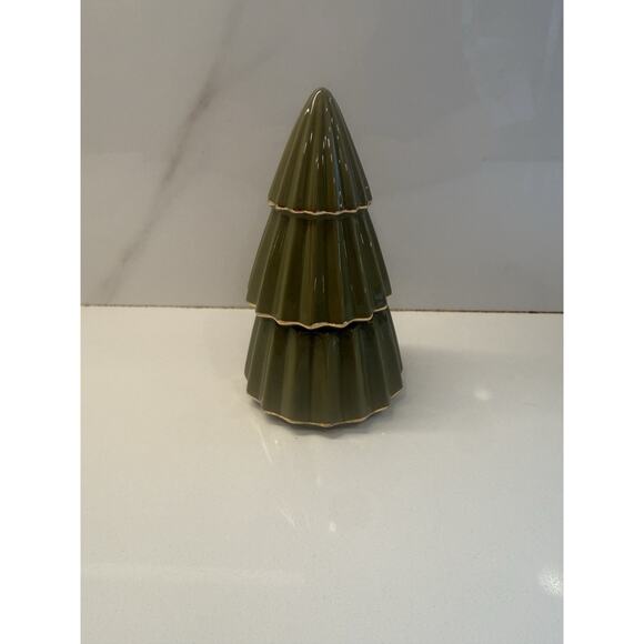 Illume Tried and True Decorative Soy Candle - Fresh Balsam Scent - Picture 3 of 5